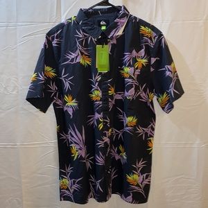 NWT!!Quiksilver Mens Classic Button Up Hawaiian Shirt Size Medium